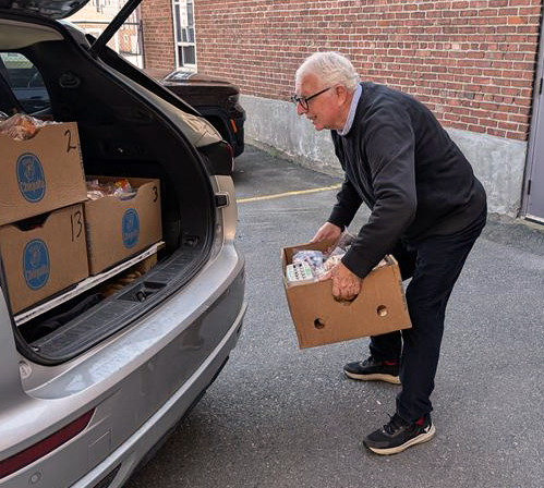 Duncan working to make sure those who receive home delivery are well taken care of.